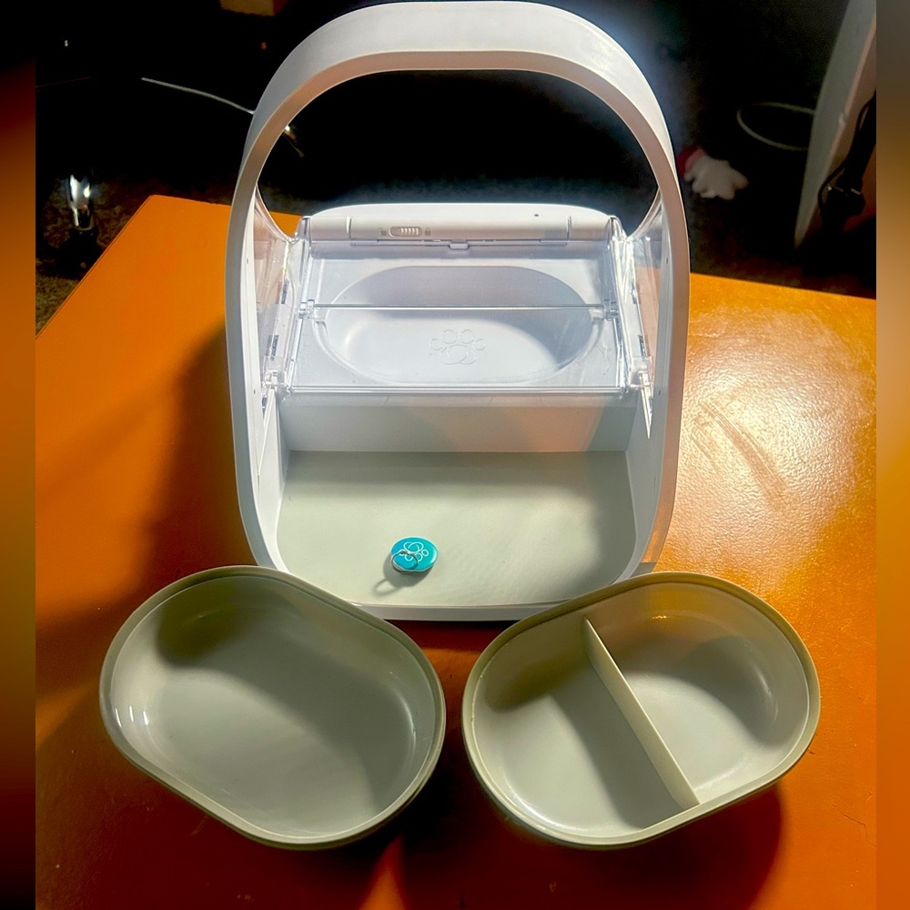 Surepet Feeder